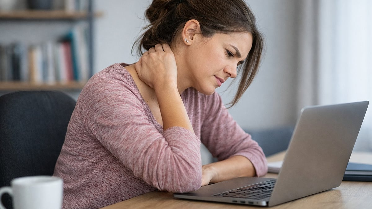 Doctors Debunk Link Between Tech Neck And Thyroid Disorders