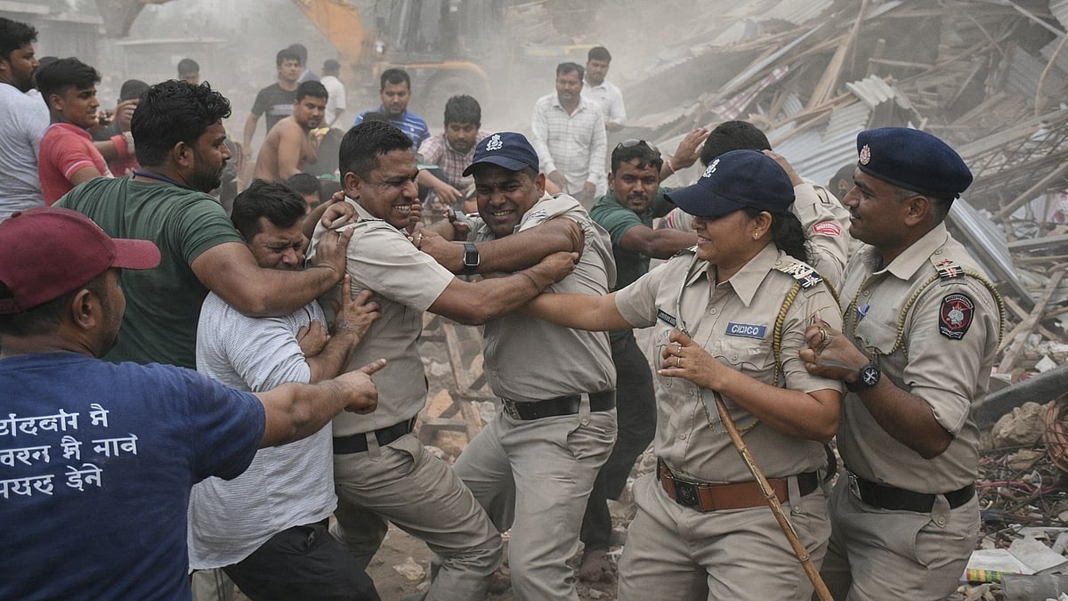 CIDCO Demolition Drive Halted In Ghansoli After Mob Threatens Self-Immolation, Attacks Officials
