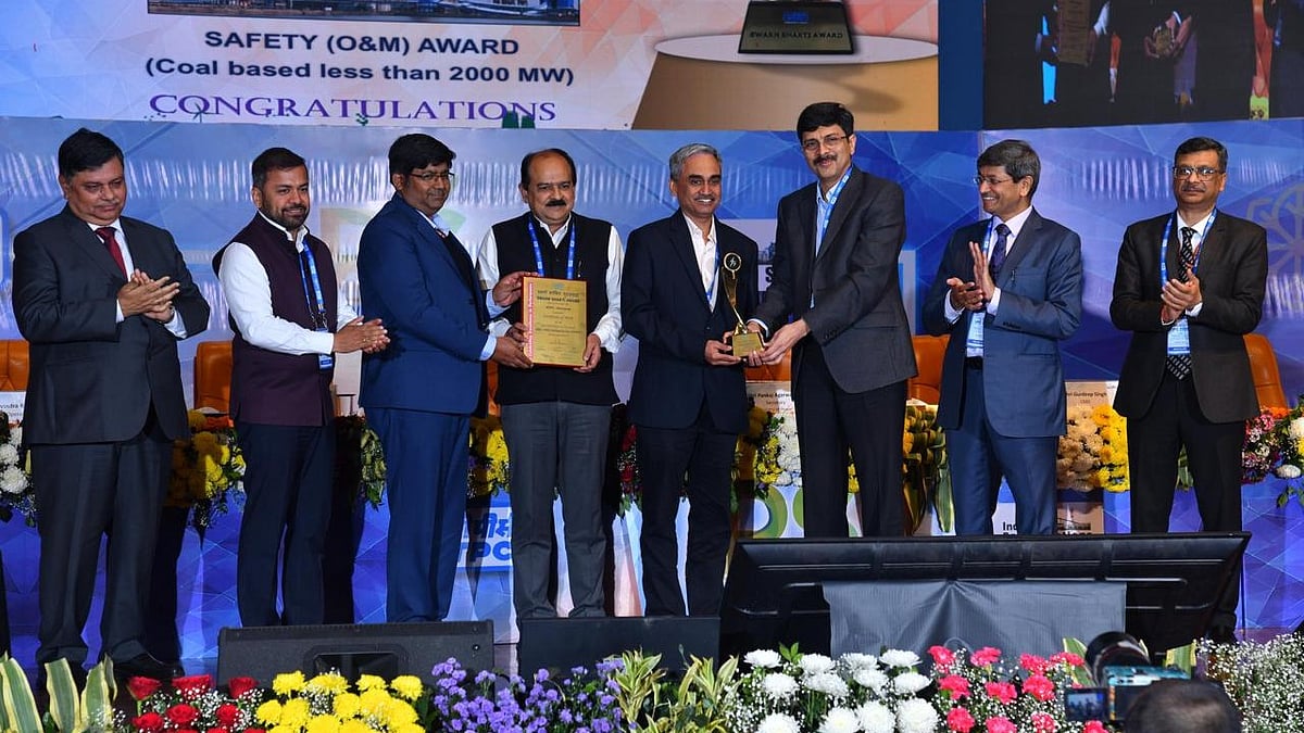 MP News: NTPC Khargone Bags 3 ‘Swarn Shakti’ Awards At National Conference | FP Photo