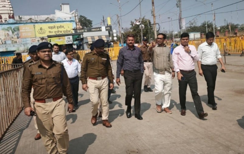 Mayor Inspects Ground Arrangements