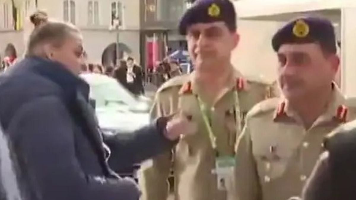 Video: Pakistan Army Chief Asim Munir Nearly Stopped Over ID Card At Munich Security Conference, Sparks Online Reactions 