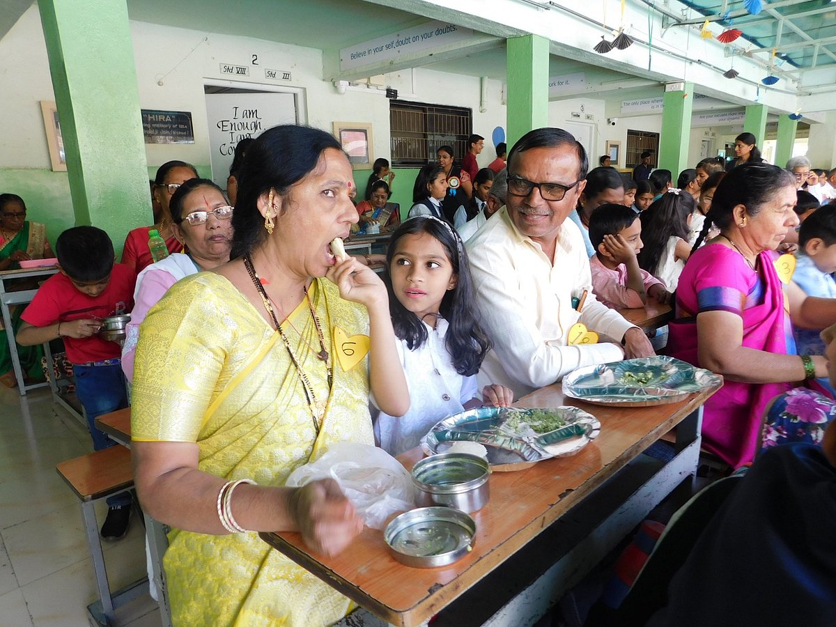 Jalgaon: Ujjwal Sprouter School Celebrates Valentine’s Day As ‘Grandparents’ Day’ For 23rd Year