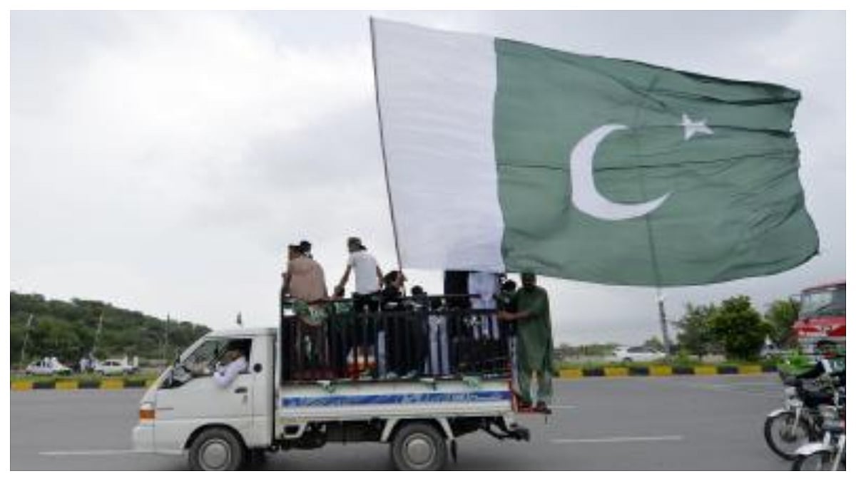 Corruption Blocking Pakistan’s Growth Path, Political Reform Key To Economic Revival: Report 