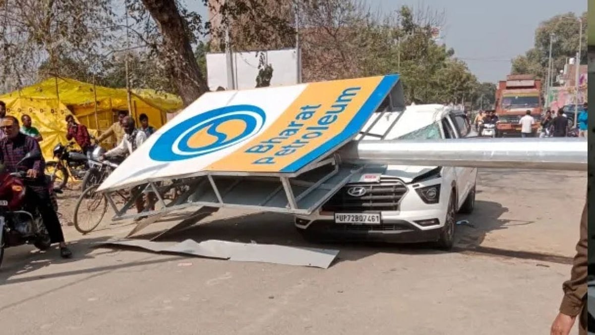 UP: Horrifying CCTV Video Shows High-Mast Pole Collapses On Moving Car, SP Leader Dies On The Spot...