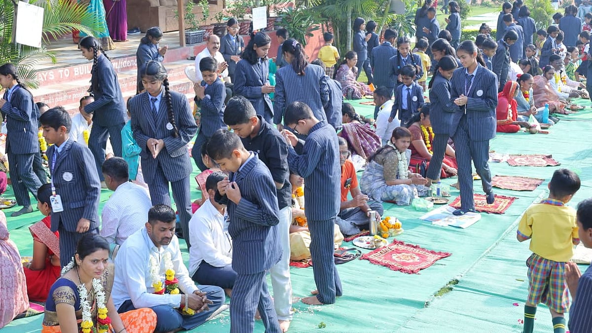 Students Worship Parents, Express Gratitude During Matru-Pitru Pujan Divas In Chhatrapati...