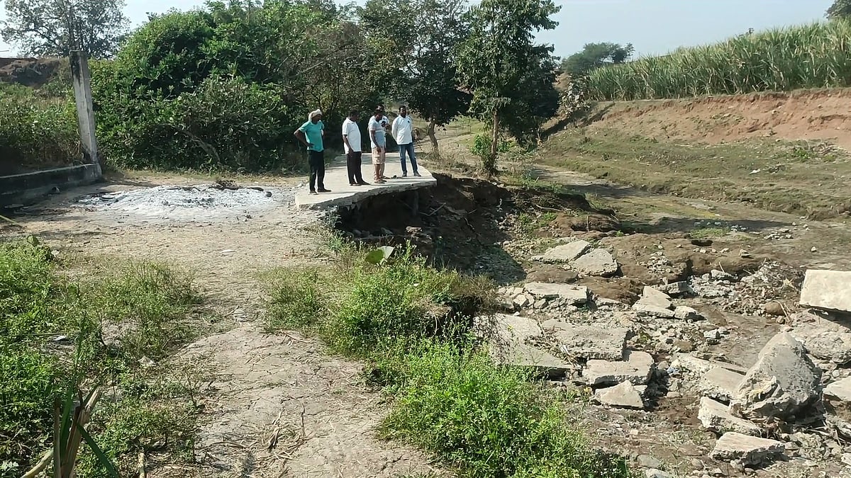 MP News: Potholes, Waterlogging Riddle Road To Crematorium In Pansemal Village | FP Photo
