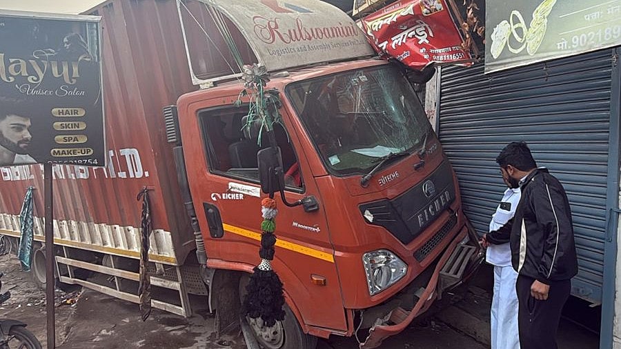 Chhatrapati Sambhajinagar: Drunk Truck Driver Rams Into Shops In Waluj; Major Damage Reported