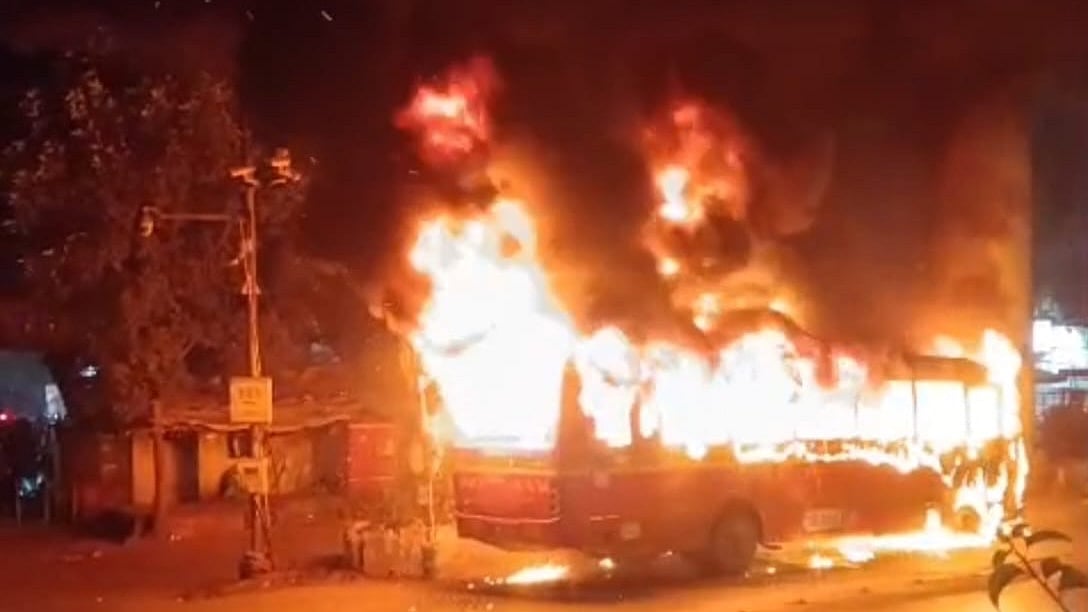 Mumbai: BEST Bus Catches Fire Near Saidham Mandir On WEH In Kandivali East, No Injuries Reported 