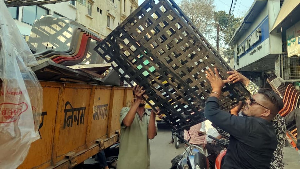 Bhopal News: Encroachments And One-Way Chaos Cause Add To Woes At Peergate Area