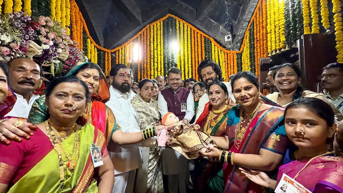 Pune: Maharashtra CM Devendra Fadnavis Leads Shivaji Maharaj Jayanti Tribute At Shivneri Fort 