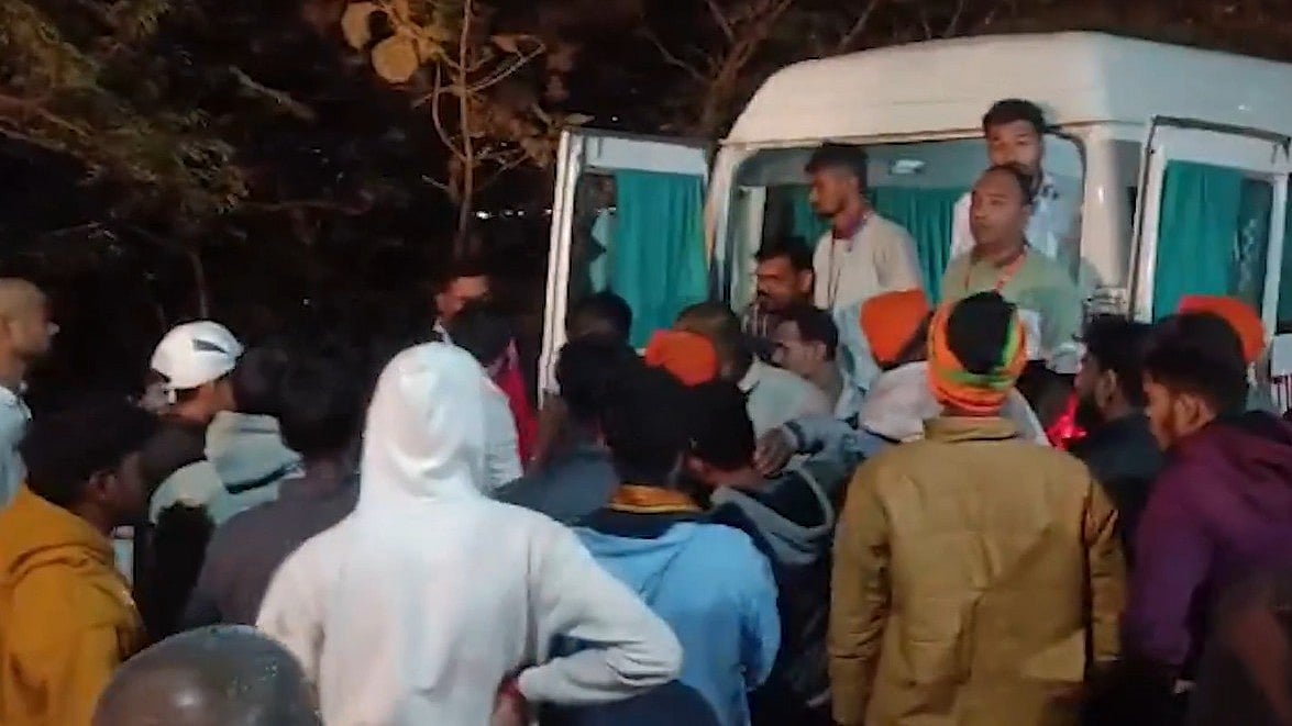 Shivaji Maharaj Jayanti: Railing Breaks Due To Overcrowding At Shivneri Fort In Pune, Triggers Stampede-Like Situation, Atleast 20 Injured 