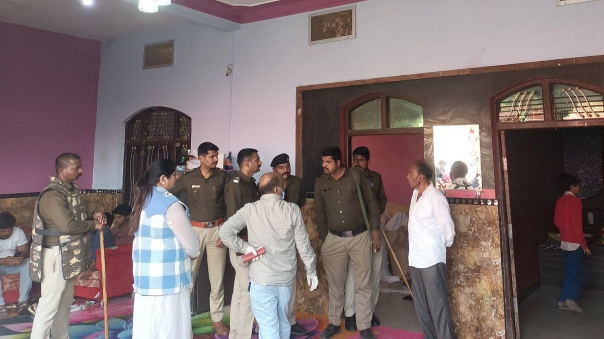 MP News: Police Recover Pistol, Knife From Home; Family Alleges Frame-Up | FP Photo