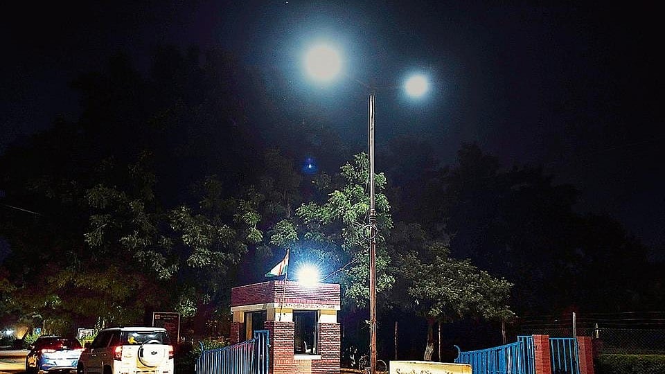 Navi Mumbai News: Streetlight Failure Sparks Safety Fears Ahead Of ‘Hind Di Chadar’ Event In Kharghar 