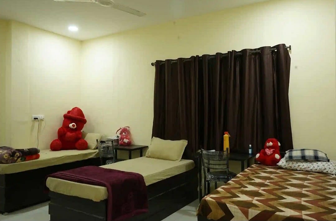 Satguru Girls Hostel 