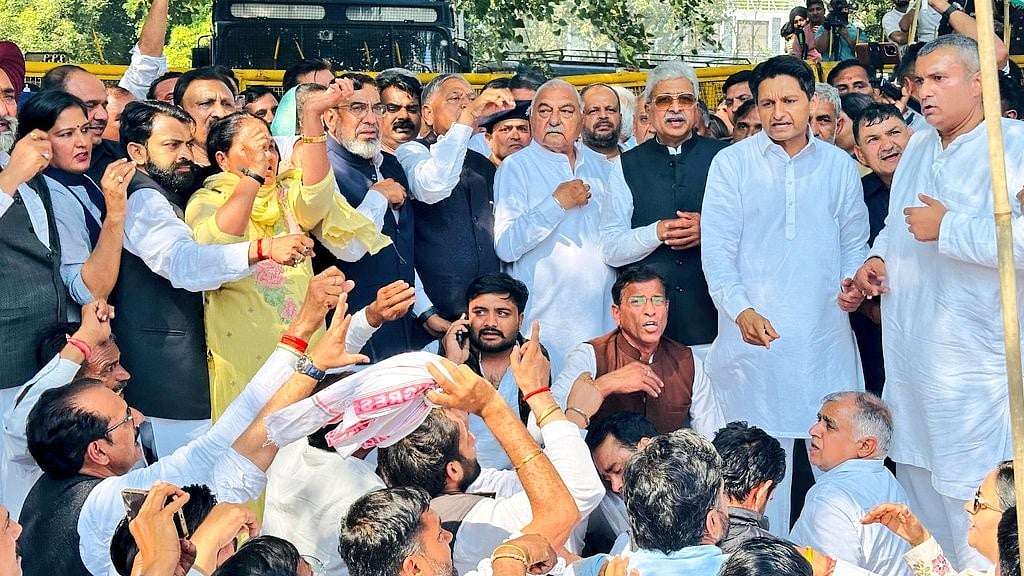 Bhupinder Singh Hooda, Congress Leaders Stage Protest Against Changes In MGNREGA 