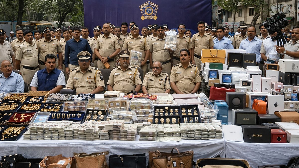 Mumbai Police Returns the Loot: Zone 12 Hands Over Stolen Goods Worth ₹2.38 Crore To Owners 