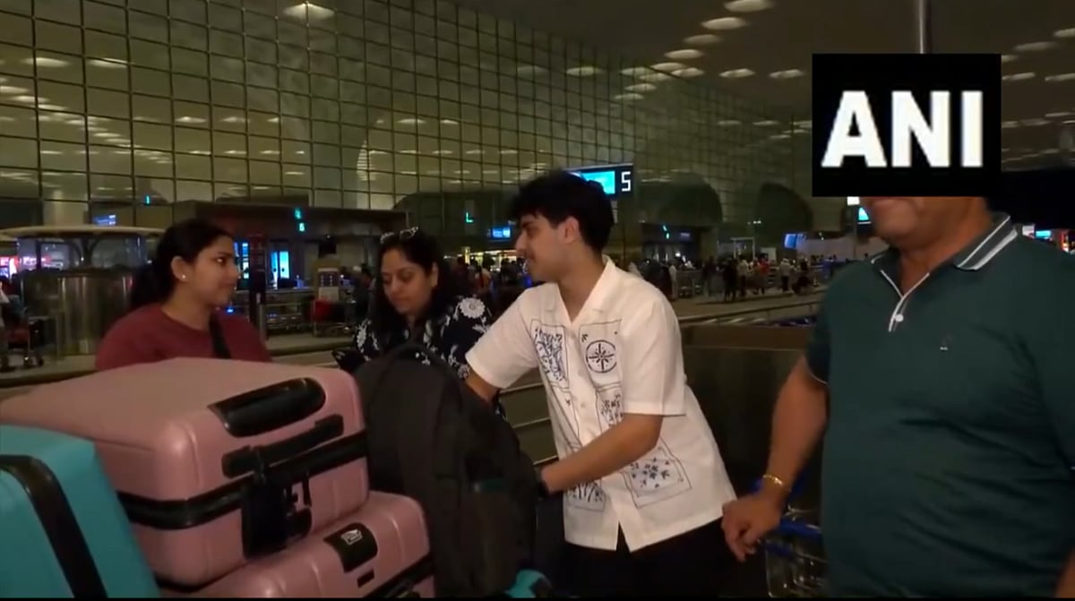 Chaos At Mumbai Airport After Dubai, Bahrain Flight Cancellations, Passengers Stranded Due To Middle East Tensions  - VIDEO 