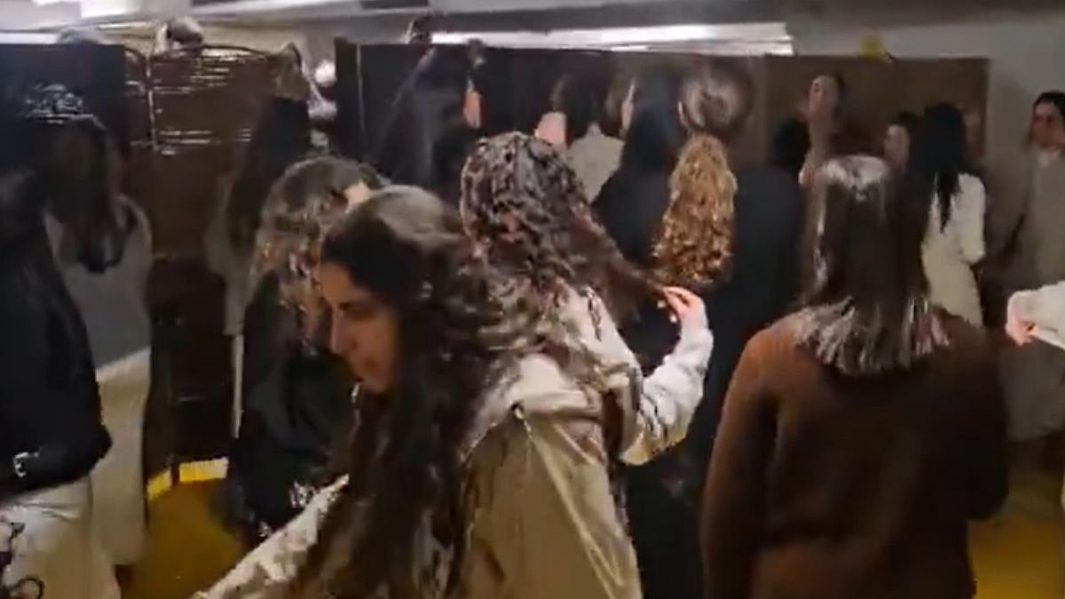 US-Israel-Iran War: Israelis Pray, Sing Inside Bunker In Tel Aviv Amid Escalating Tensions – VIDEO 