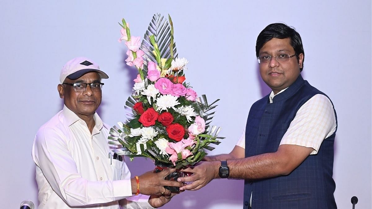 Chhattisgarh News: Additional Director Jawahar Lal Dariyo Given Farewell After 36 Years Of Service In Public Relations Department 
