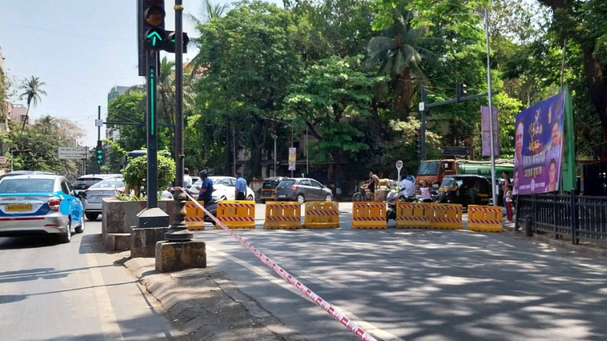 Mumbai: Demolition Of Dilapidated Meena Hotel In Juhu Triggers Safety Concerns, Sparks Traffic Chaos 