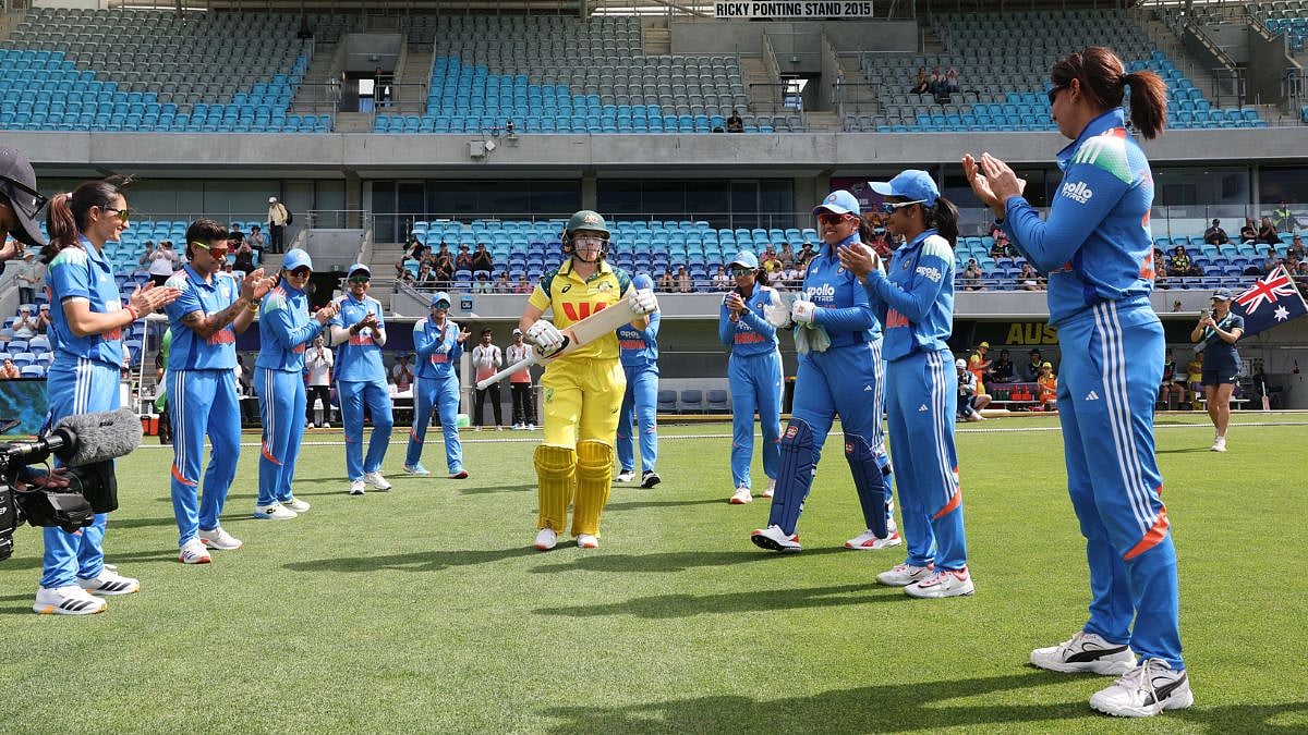 Indian Women's Cricket Team Accords Guard Of Honour To Australia captain Alyssa Healy In Her Farewell ODI At Bellerive Oval 