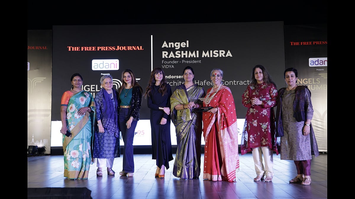 Rashmi Misra, Founder-president, VIDYA, receiving the award from Mayor Ritu Tawde. From the left, Suchita Bhikane (executive director MahaTransCO); Kala Ghoda Arts Foundation chairperson Brinda Miller; actor Madhoo; Nazia Sharma (director, Cushman & Wakefield)