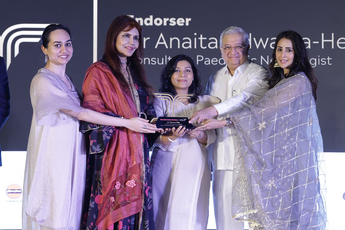 Dr Tatyana Dias, Founder & CEO, Veruschka Foundation, receiving the award from Justice S J Kathawalla and actor Chahatt Khanna. On the left are Carol Goyal (managing director, Aesthetic Intelligence Lab) and Nisha JamVwal  