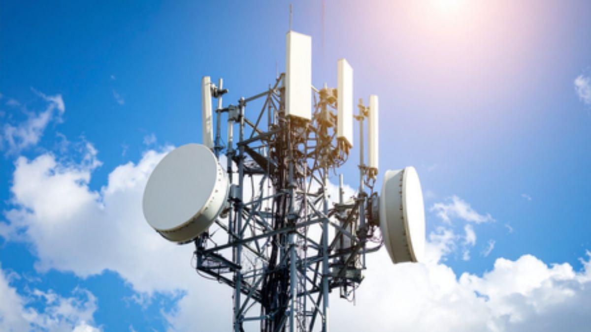 India's Telecom Sector Hits Record Highs: Internet Users Cross 1 Billion, Phone Connections Surge To 1.31 Billion 