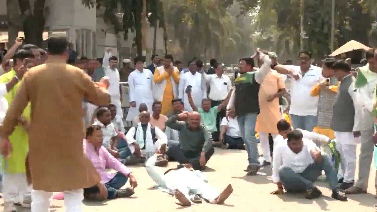 Bihar Politics: JD(U) Workers Protest Outside CM Nitish Kumar's Residence Amid Rajya Sabha Nomination Buzz 