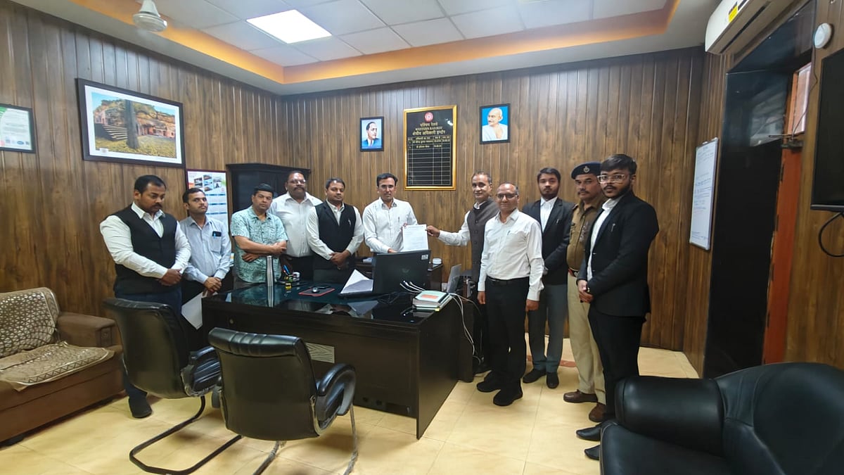 Indore News: Consumer Body Raises Illegal Parking Collection At Railway Station