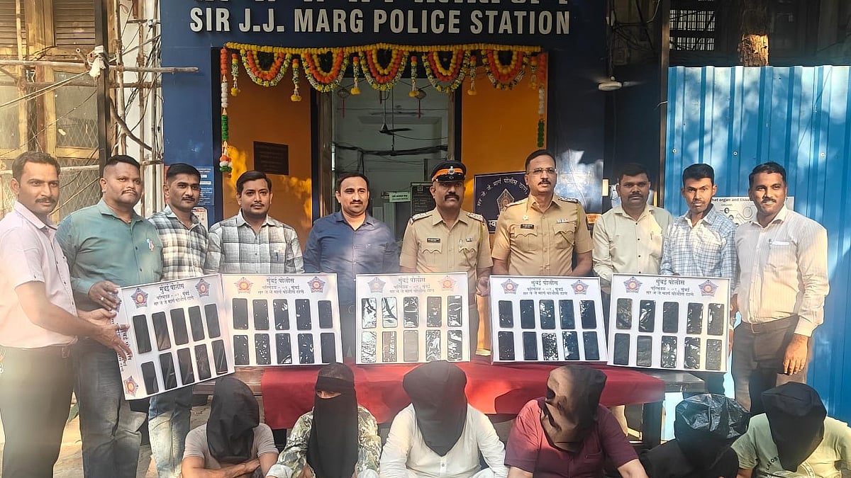 Mumbai Police Bust Interstate Gang, Recover 52 Stolen Mobiles, Solve 16 Theft Cases