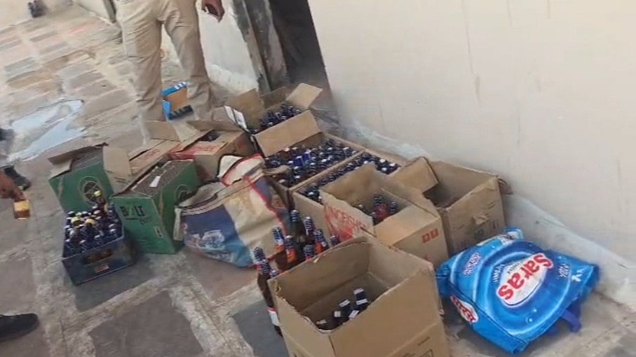 MP News: Crackdown Against Illegal Liquor In Neemuch, 41 Arrested In 35 Cases | FP Photo