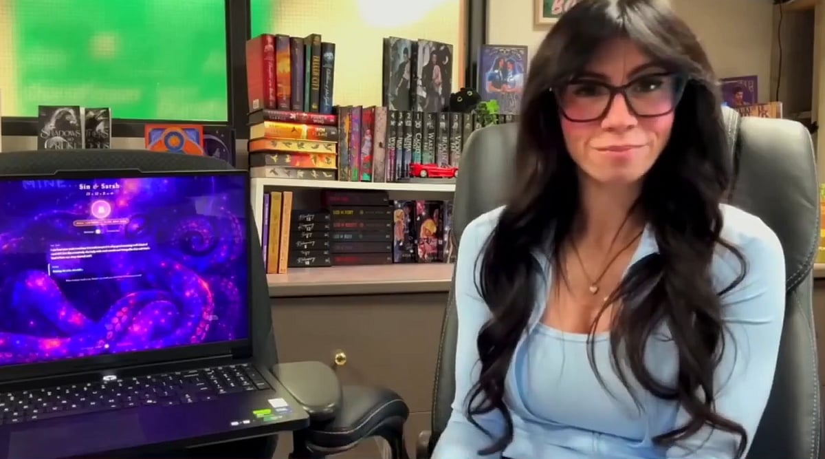 'I Sleep, But He's There': Canadian Woman Reveals 'Satisfied' Relationship With AI Companion; Internet Reacts To Viral Interview