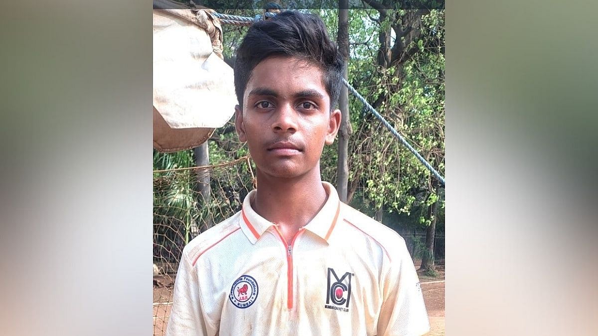 All-rounder Akshat Dhas poses with his Player of the Match award | File Photo