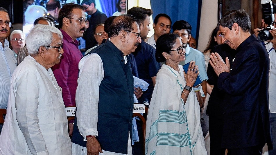 Mamata Banerjee Welcomes New Bengal Governor RN Ravi After CV Ananda Bose’s Resignation