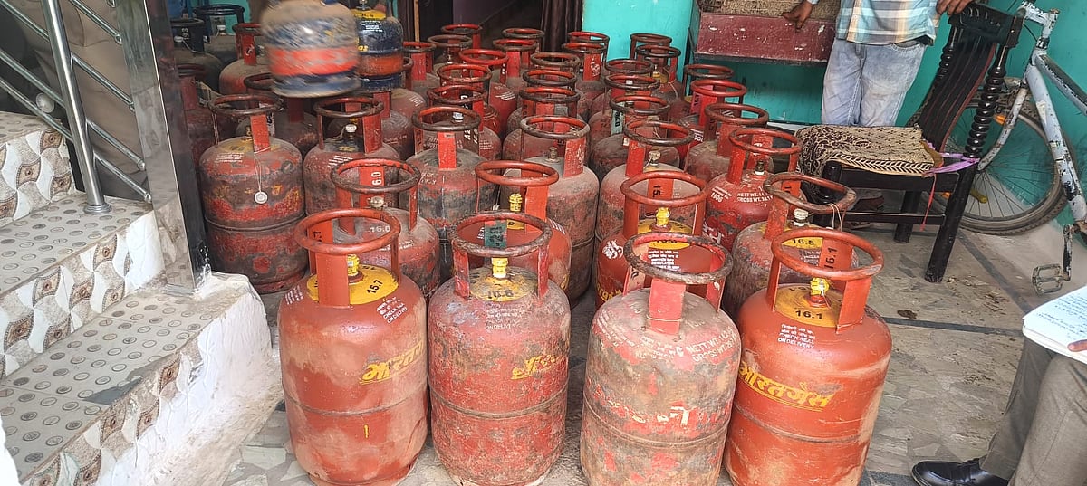 MP News: 46 LPG Cylinders Seized In Joint Raid In Jabalpur; Accused Booked