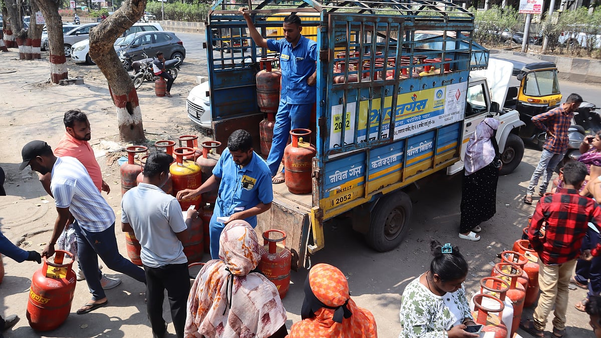 No Shortage Of LPG Cylinders In Pune, Says District Collector; Pimpri-Chinchwad Police Warn Of Hoarding, Black Marketing & Illegal Filling