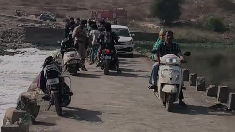 Pune: Unidentified Man's Body Recovered From Mula-Mutha River Near Mundhwa Jackwell Bridge - VIDEO