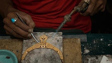 Gas Cylinder Shortage Hits Jalgaon’s Gold Industry; Jewellery Manufacturing Comes To A Halt