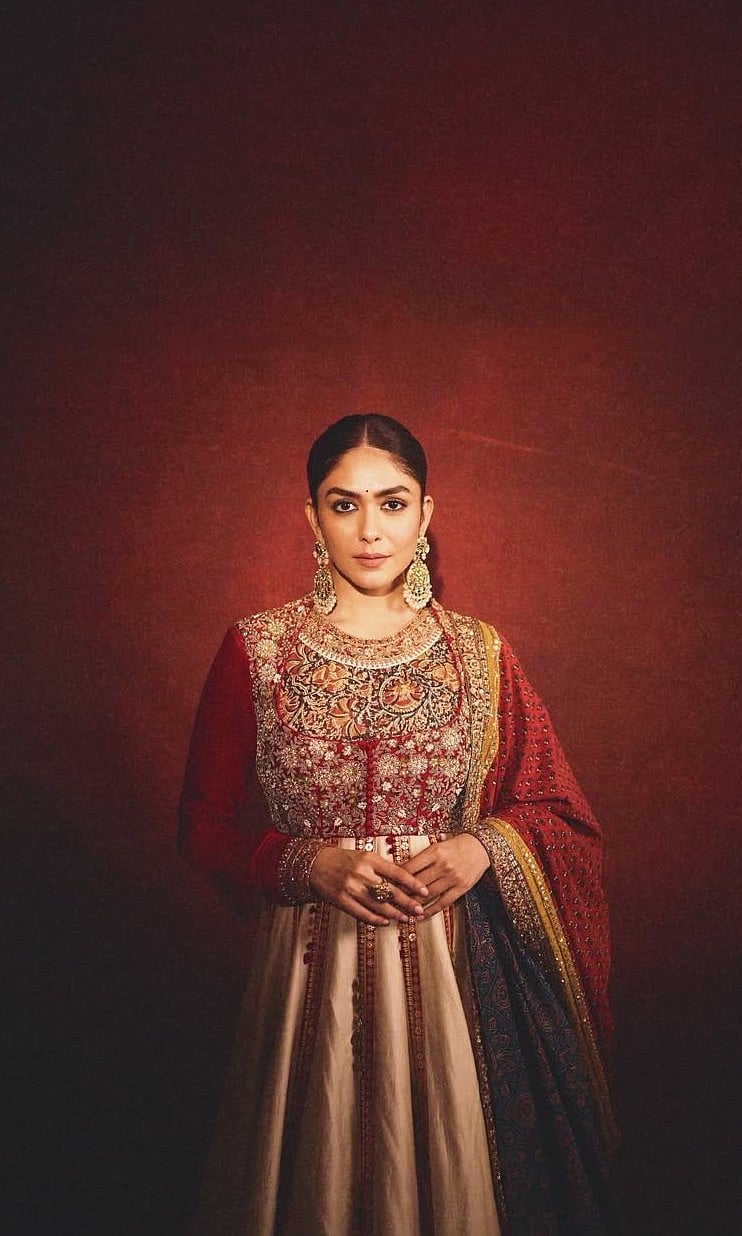 Mrunal Thakur Oozes Royal Elegance In Ivory Kalidar Look, Pairs With Ajrakh Printed Dupatta