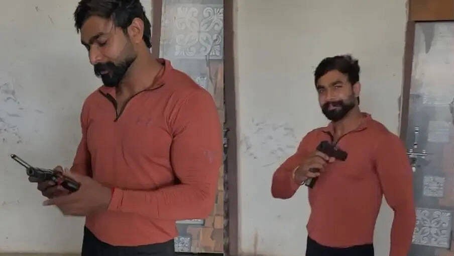 'Bhai, Kya Kar Diya?': 28-Yr-Old Delhi Man Accidentally Shoots Himself In Chest While Loading Pistol; Cousin Records Incident - VIDEO