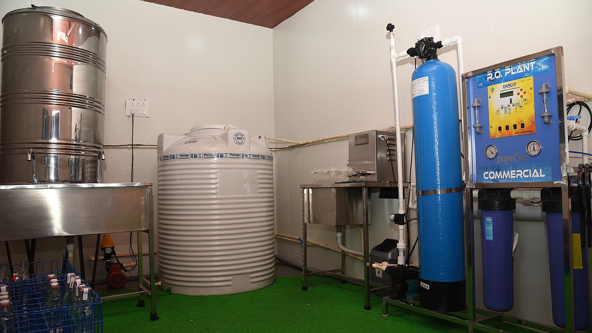 Plastic ‘Externed’ By Police: Glass Bottles Replace Packaged Water At Mumbai Police HQ