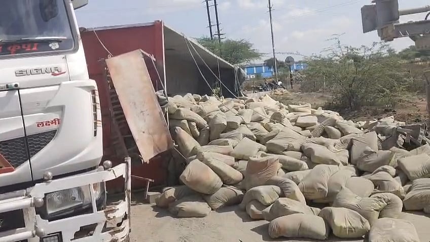 MP News: Mandleshwar Speeding Truck Overturns, Disrupts Bypass Traffic In Neemuch