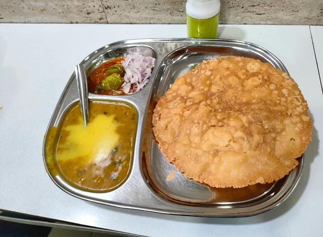 Aarti Sweets dal pakwan