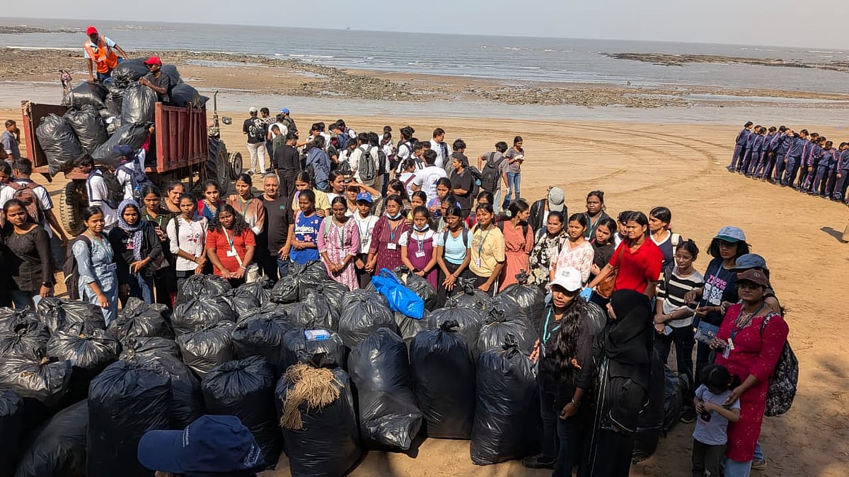 350 Volunteers Unite To Clean Manori Beach On World Water Day, Collect 3,000 Kg Plastic Waste