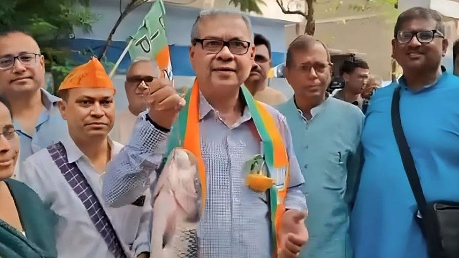 West Bengal Elections 2026: BJP Leaders’ Viral Fish Campaign Video Sparks Navratri Controversy