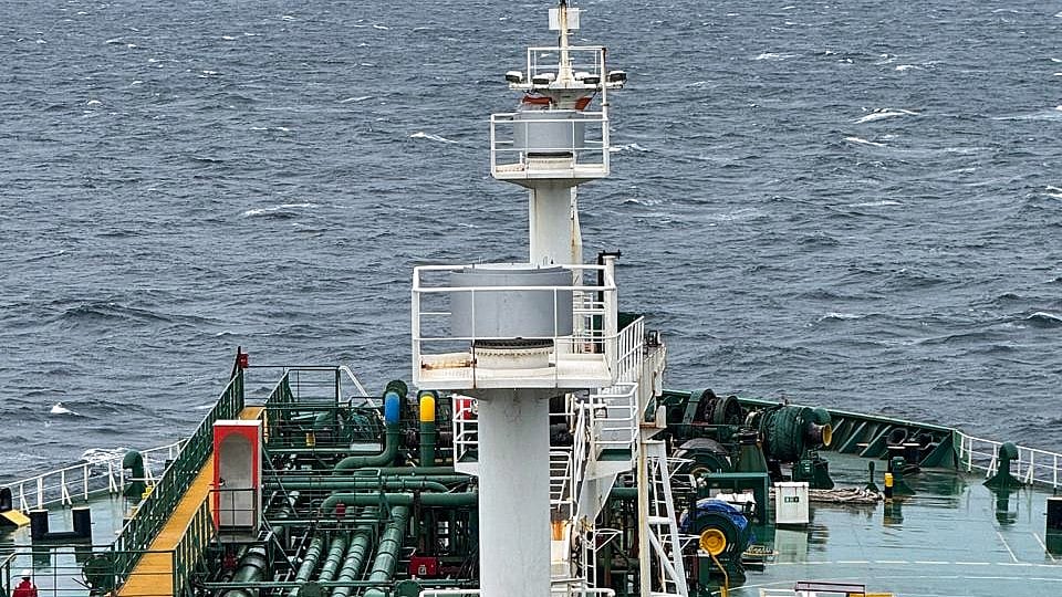 Ministry Of Shipping Confirms Safe Passage Of 2 LPG Carriers Through Hormuz Strait, Expected At Indian Ports By March 28