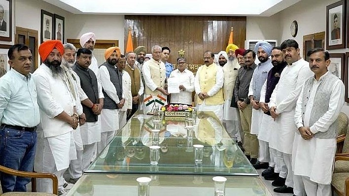 Suicide By Warehousing DM: Punjab BJP Delegation Meets Guv Seeks CBI Probe