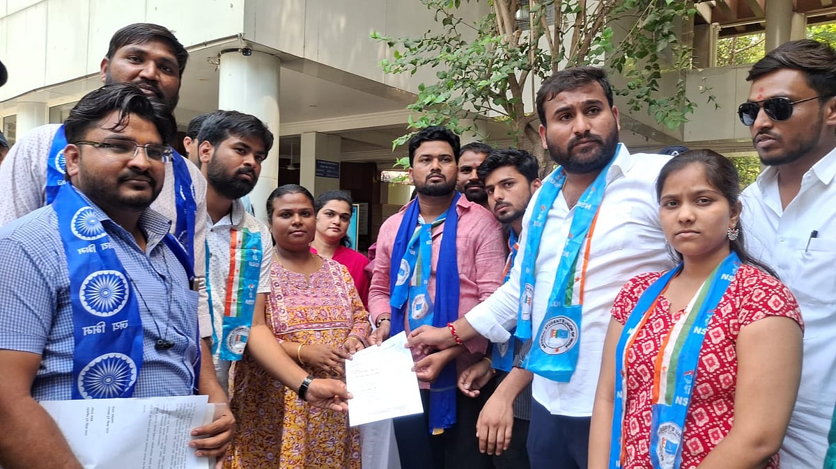 National Students’ Union Protests Outside BARTI In Pune, Seeks Rs 50,000 Aid For MPSC Aspirants