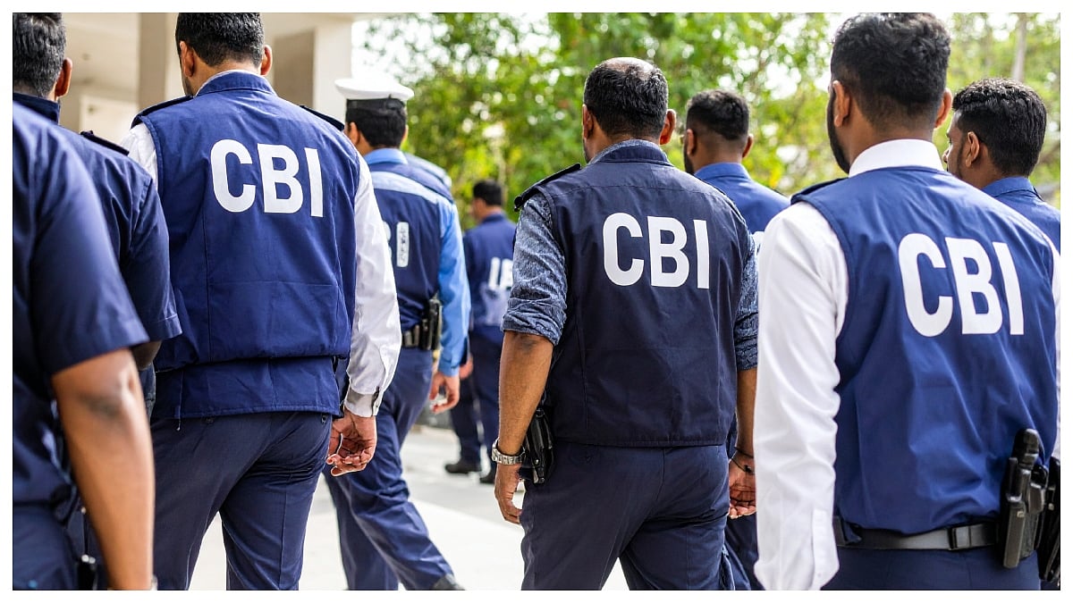 The CBI has registered a case against Reliance Telecom Ltd and its then directors Satish Seth and Gautam B. Doshi for allegedly defrauding State Bank of India of Rs 114.98 crore. | 